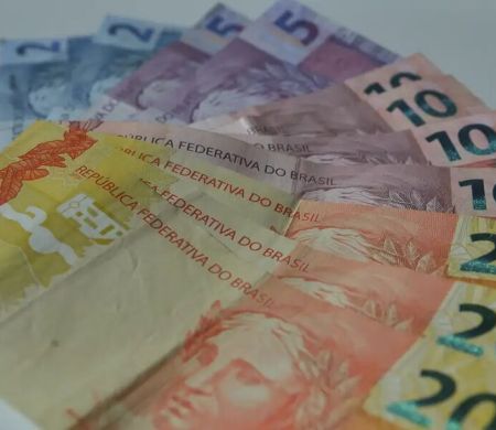 Renda domiciliar per capita chega a R$ 2.316 em 2025, diz IBGE