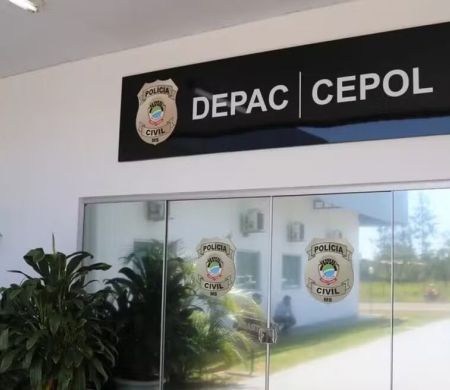 Homem é preso após matar colega com pá de obra na periferia da capital