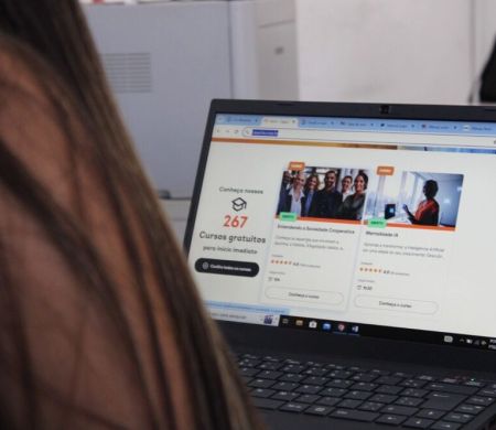 Prefeitura oferece 250 cursos gratuitos online aos jovens