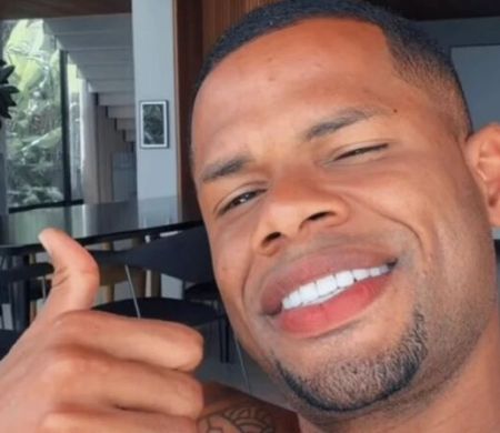 Júnior Santos faz postagem e indica estar perto de acerto com o Botafogo