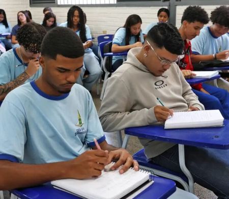 Sistema emite certificado de conclusão do ensino médio
