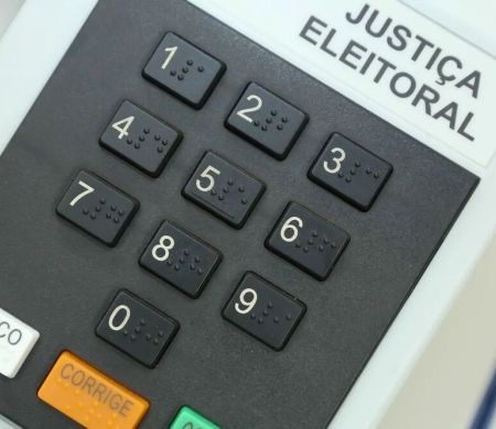 Aberta hoje a janela partidária que permite a troca de siglas