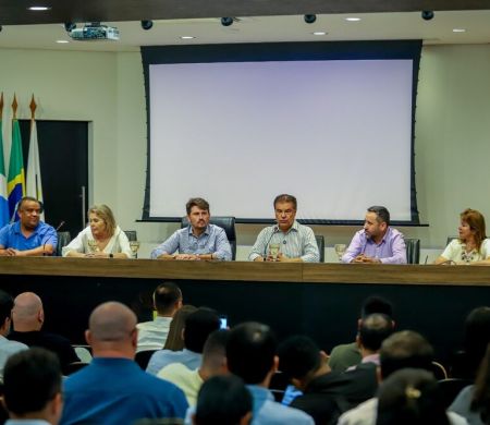 Nelsinho Trad participa de treinamento com gestores de 40 municípios na Assomasul