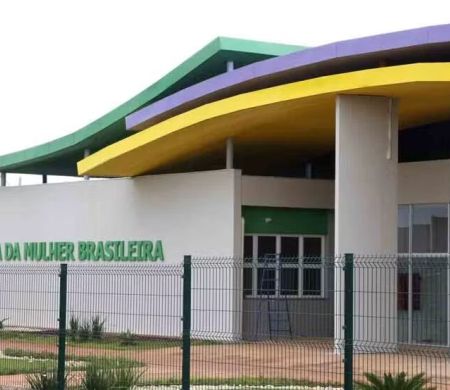 Mulher morre após passar mal em casa e polícia investiga&nbsp;