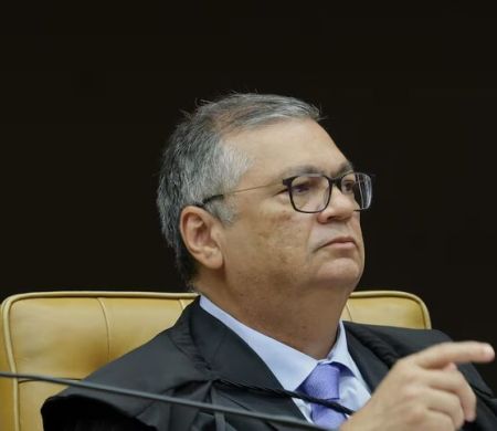 CPMI tenta reverter decisão de Dino sobre sigilos de Lulinha