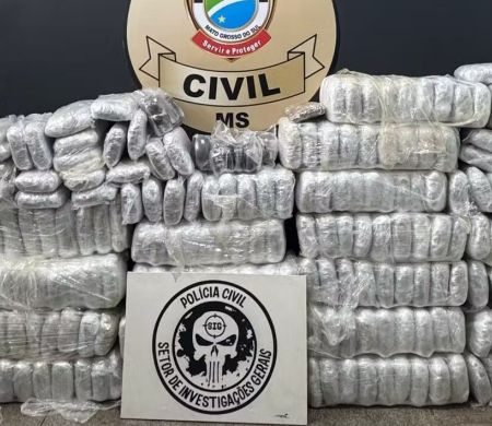 Polícia desmantela depósito do tráfico e apreende 210 kg de drogas&nbsp;