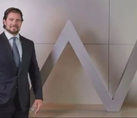 PF põe a mão no envelope com Vorcaro escrito “Congresso”&nbsp;