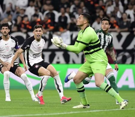 Corinthians é surpreendido pelo Coritiba e perde chance de colar nos líderes