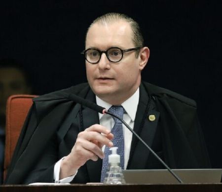 Senado define Zanin como relator da CPI do Banco Master
