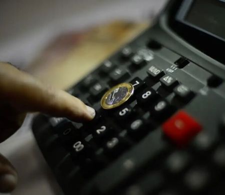 Inflação oficial recua para 3,81%, com variação de 0,7% em fevereiro