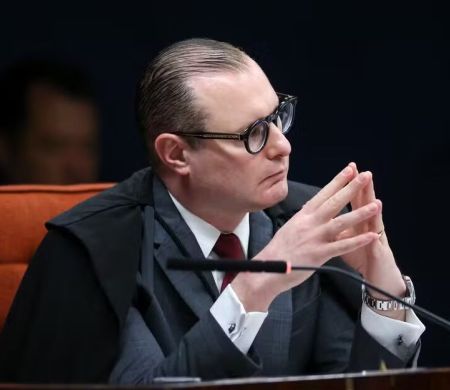 Zanin nega pedido para instalar CPI do Master e devolve decisão à Câmara
