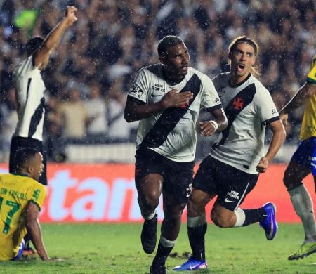 Vasco desbanca o Palmeiras e vence na estreia do técnico Renato Gaúcho