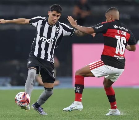 Botafogo e Flamengo duelam neste sábado no estádio Nilton Santos