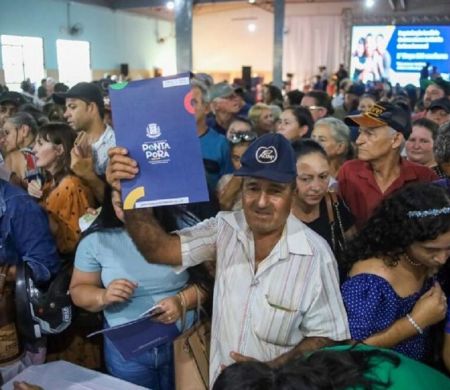 Riedel entrega título definitivo a 820 famílias do Itamarati&nbsp;