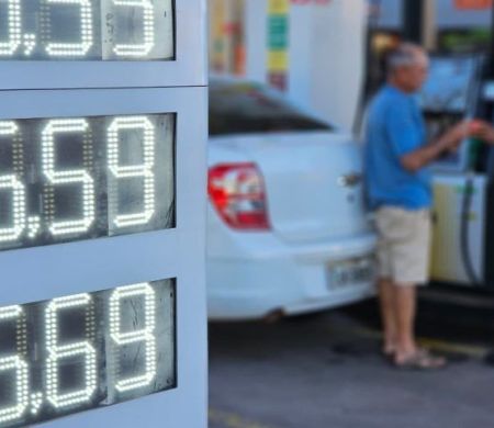Procon identifica variação de até 21% no preço do diesel em março