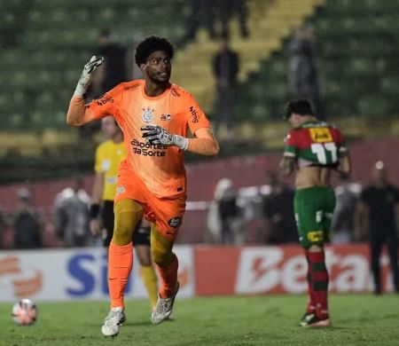 Ancelotti chama Hugo Souza para substituir Alisson&nbsp;