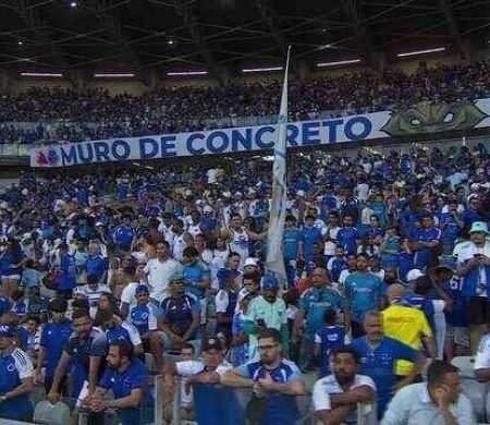 Cruzeiro cai para a lanterna, é vaiado, e Santos mantém jejum em empate
