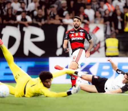 Corinthians e Flamengo empatam em jogo movimentado pelo Brasileirão