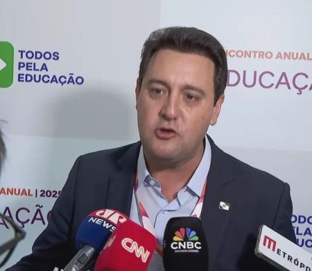 Ratinho Jr. recua da disputa presidencial e vai concluir mandato