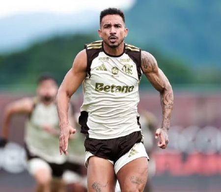 Carlo Ancelotti confirma Danilo, do Fla, na lista da Copa