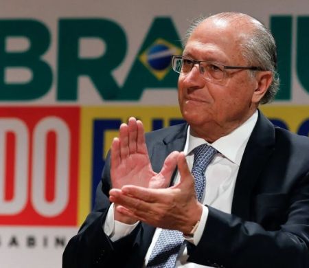 Lula oficializa Alckmin como pré-candidato a vice-presidente&nbsp;