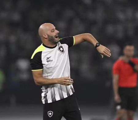 Botafogo encaminha contratação do técnico Franclim Carvalho, ex-auxiliar de Artur Jorge
