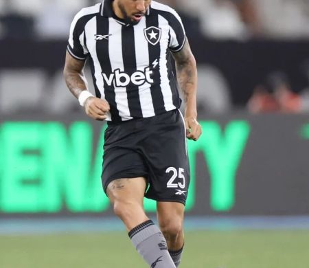 Em casa, Botafogo derrota o Mirassol e respira no Campeonato Brasileiro&nbsp;