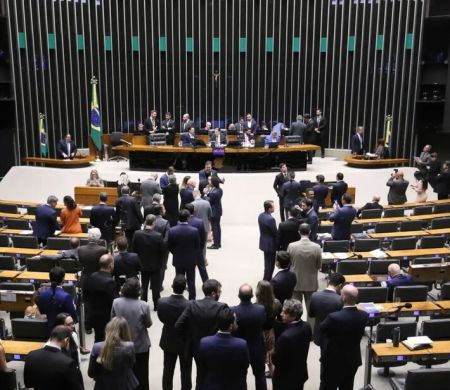 Disputa por governos e Presidência impulsiona troca de partidos entre senadores
