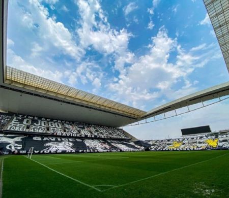 Pressionado, Corinthians recebe o Internacional em SP