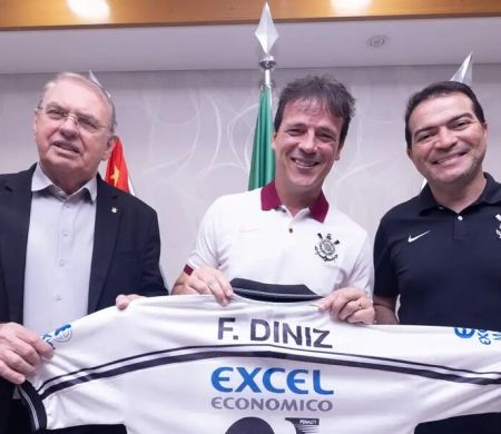 Fernando Diniz é anunciado como novo técnico do Corinthians