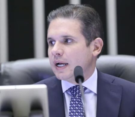 Hugo Motta reúne líderes para organizar votação da escala 6x1