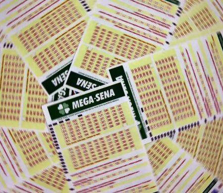 Sorteio da Mega-Sena tem prêmio estimado em R$ 15 milhões&nbsp;