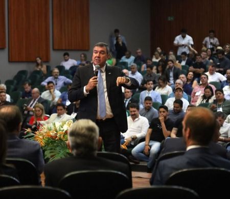 Lideranças nacionais e estaduais discutem o futuro das cidades em MS