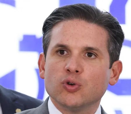 Motta diz que fim da escala 6x1 será debatida por meio de PEC