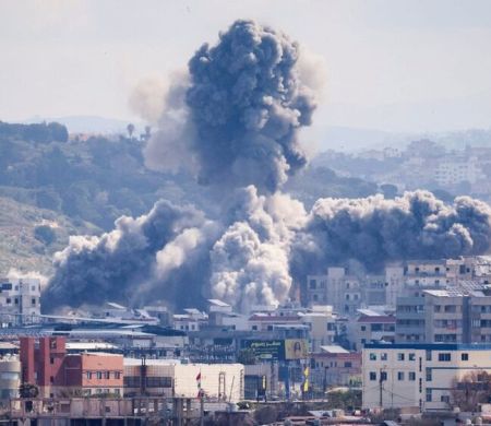 Ataques aéreos atingem o Irã, que dispara contra Israel e Arábia Saudita