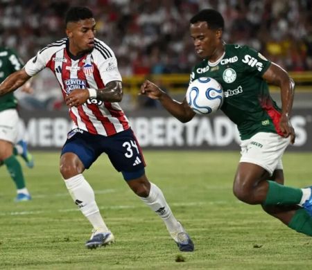Palmeiras sai atrás, mas busca empate na Colômbia em estreia na Libertadores