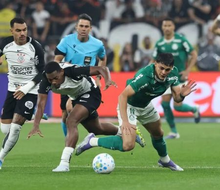 Corinthians e Palmeiras empatam em duelo válido pelo Brasileirão