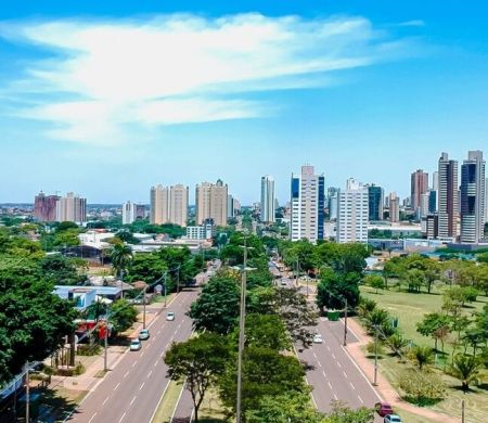 Calor predomina e pancadas isoladas de chuva marcam a segunda-feira em MS