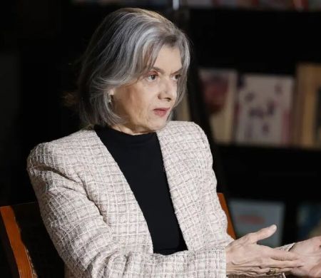 Cármen Lúcia relata pressão para deixar o STF após ataques machistas