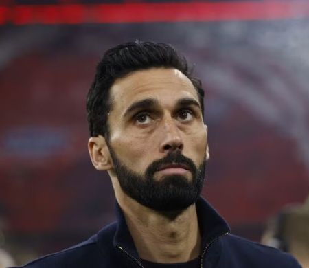 Real projeta mudanças no elenco, com Arbeloa perto de deixar o clube&nbsp;&nbsp;