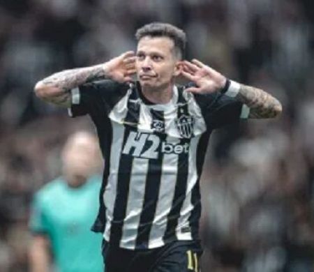 Atlético-MG marca no fim e supera Juventud na Sul-Americana