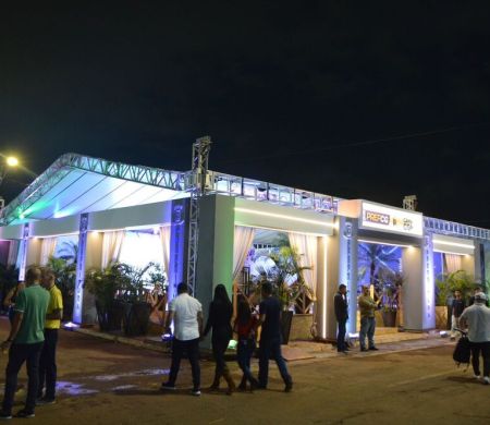 Estande da Prefeitura na Expogrande recebe programação cultural&nbsp;