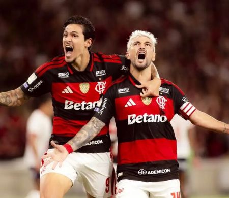 Com nova polêmica, Fla derrota o Vitória por 2 a 1 pela Copa do Brasil