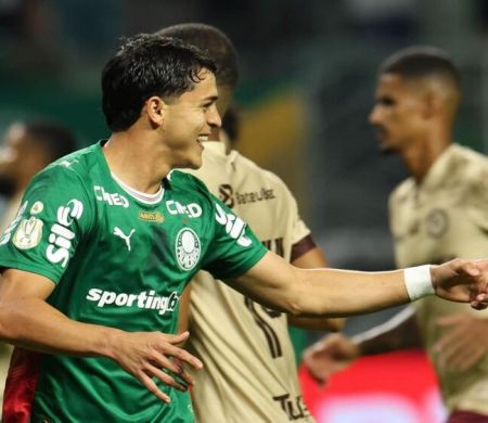 Com polêmica, Palmeiras vence o Jacuipense pela Copa do Brasil