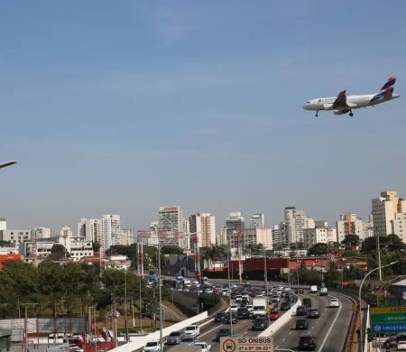 Empresas aéreas terão linha de crédito para enfrentar alta de custo