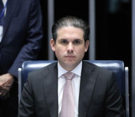 Motta quer aprovar PEC da escala 6×1 ainda em maio