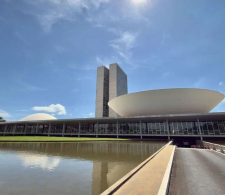 Empresários vão a Brasília pressionar contra o fim da escala 6x1&nbsp;