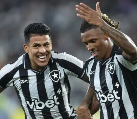 Botafogo volta a vencer Racing e lidera o Grupo E da Sul-Americana