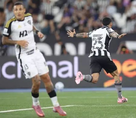 Atlético-MG e Botafogo se enfrentam pelo Campeonato Brasileiro