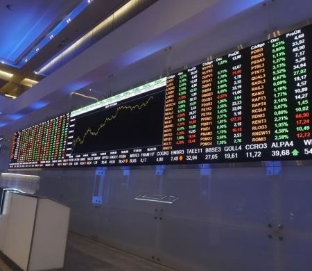 Geopolítica pressiona Ibovespa, enquanto o dólar avança